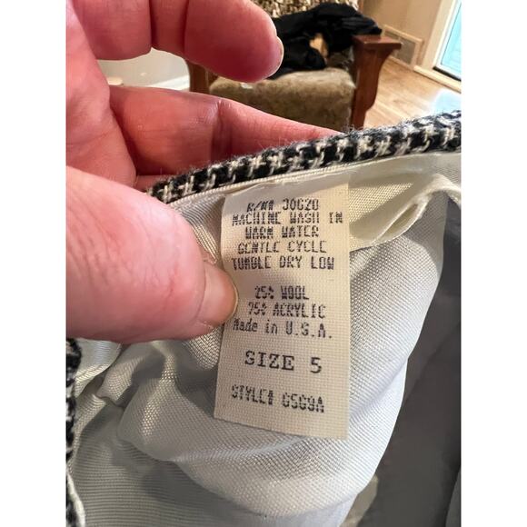 Boys Vintage Houndstooth Pleated Trousers with Flat Houndstooth Hat - Picture 8 of 8